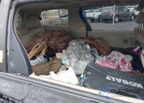 2011 Toyota Sienna Limited from USA, damaged, VIN 5TDDK3DC5BS010654